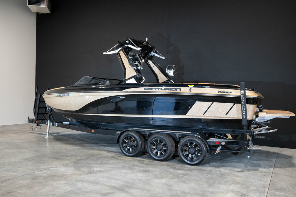 2019 Centurion Ri257 Champagne Flake / Black - BoardCo Boats
