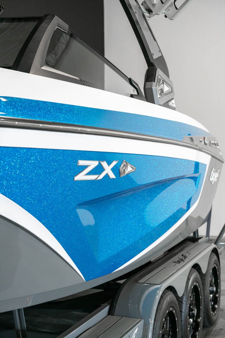 Tige 23ZX 2021 | Blue Flake / White / Grey | BoardCo Boats