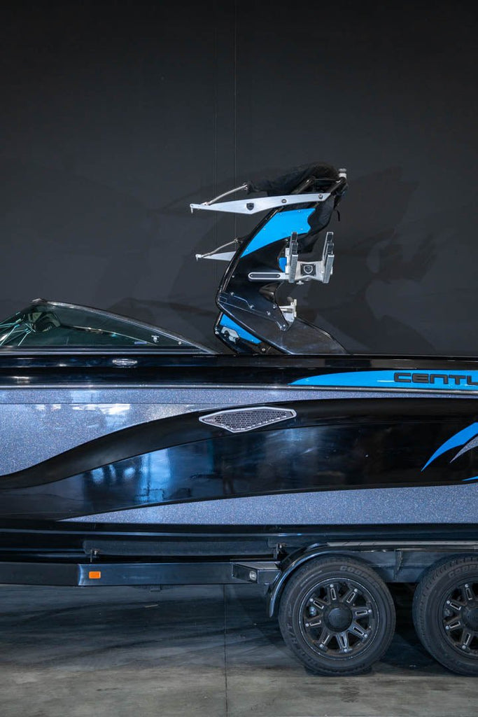 2017 Centurion RI257 Electric Blue / Gun Metal Flake / Black - BoardCo Boats