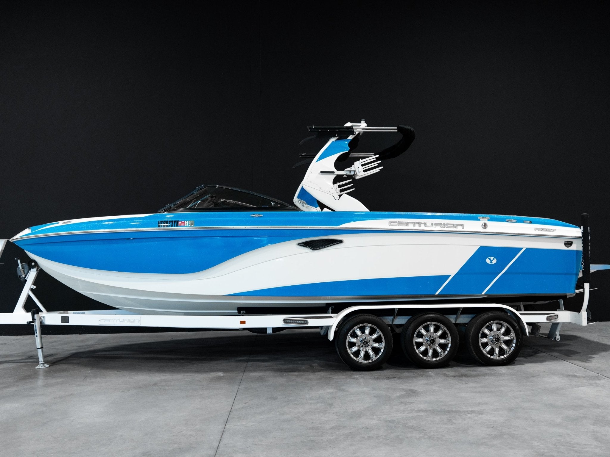 2017 Centurion Ri257 Electric Blue / White - BoardCo Boats