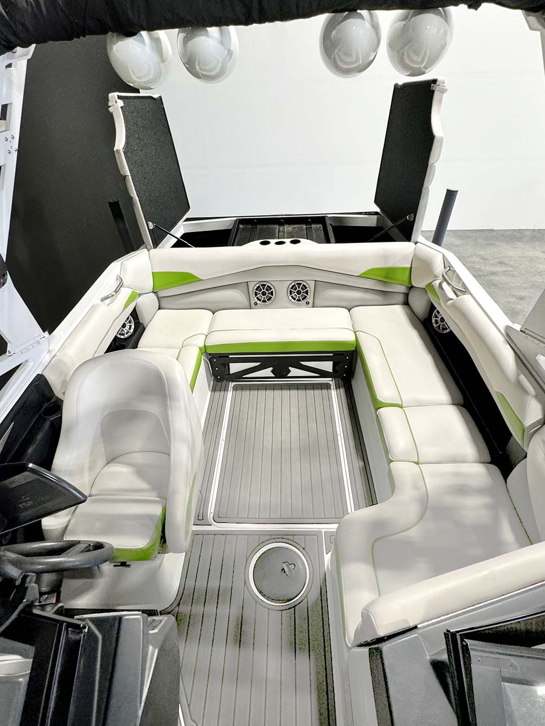 2018 Axis A22 - Green / White - BoardCo Boats