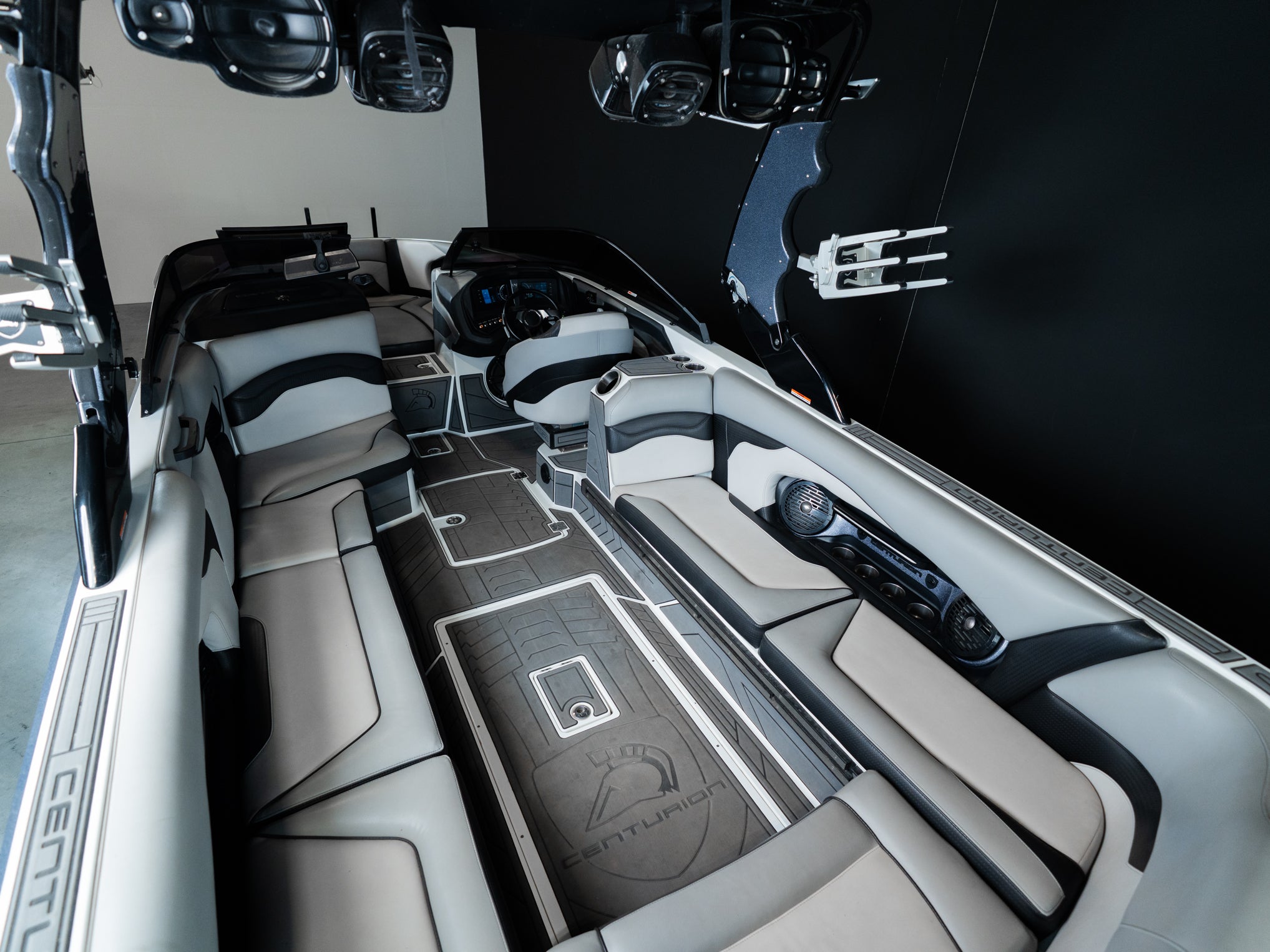 2018 Centurion Ri257 - Black / Gray - BoardCo Boats