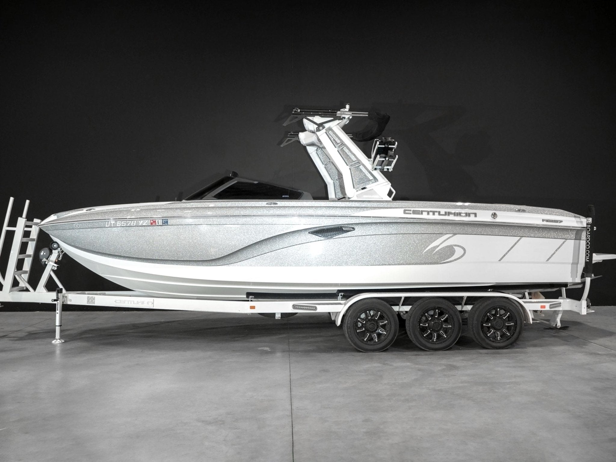 2019 Centurion Ri257 - Silver Flake / White Frost - BoardCo Boats