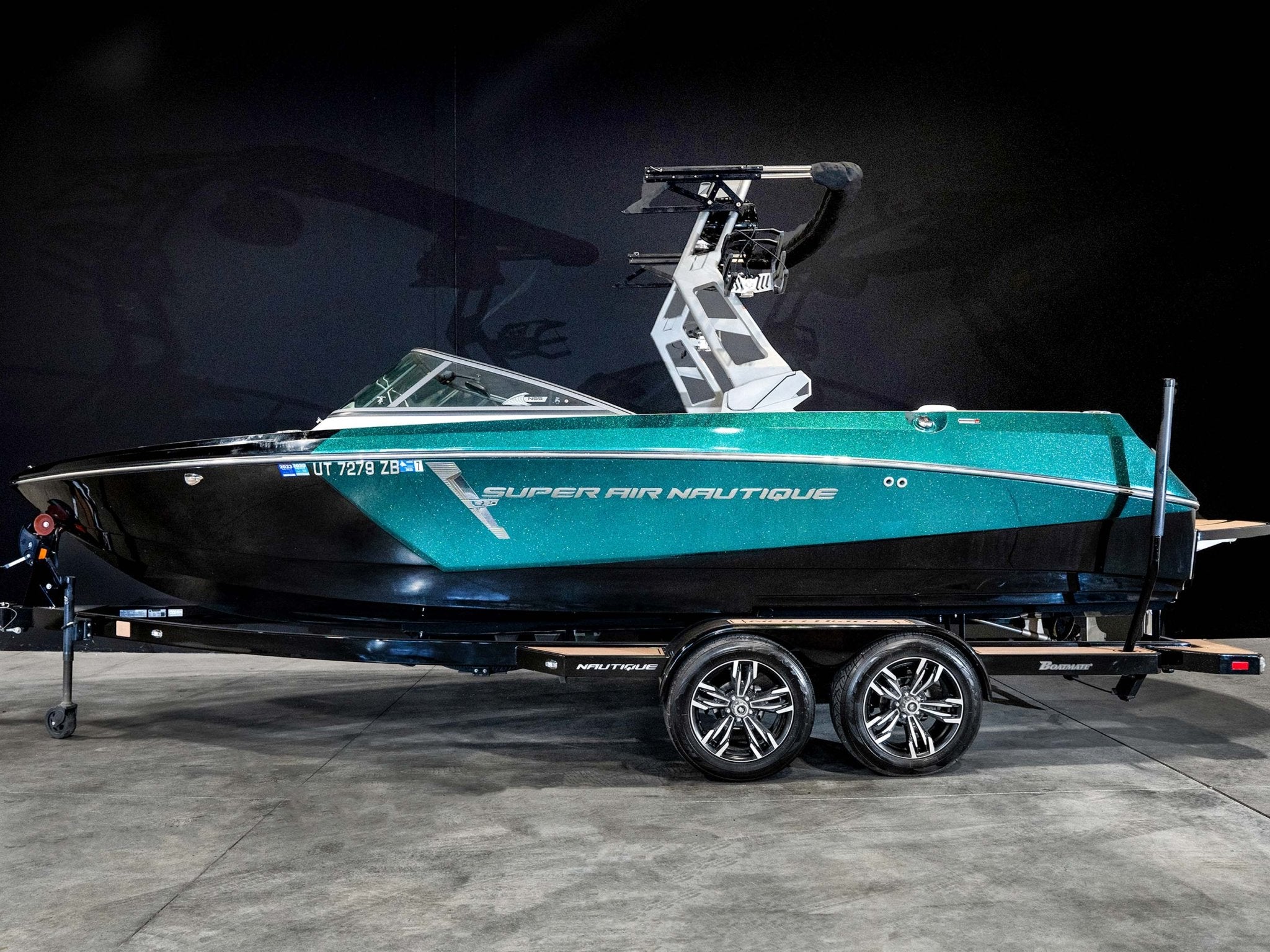 2020 Super Air Nautique 230 - Black / Emerald Green - BoardCo Boats