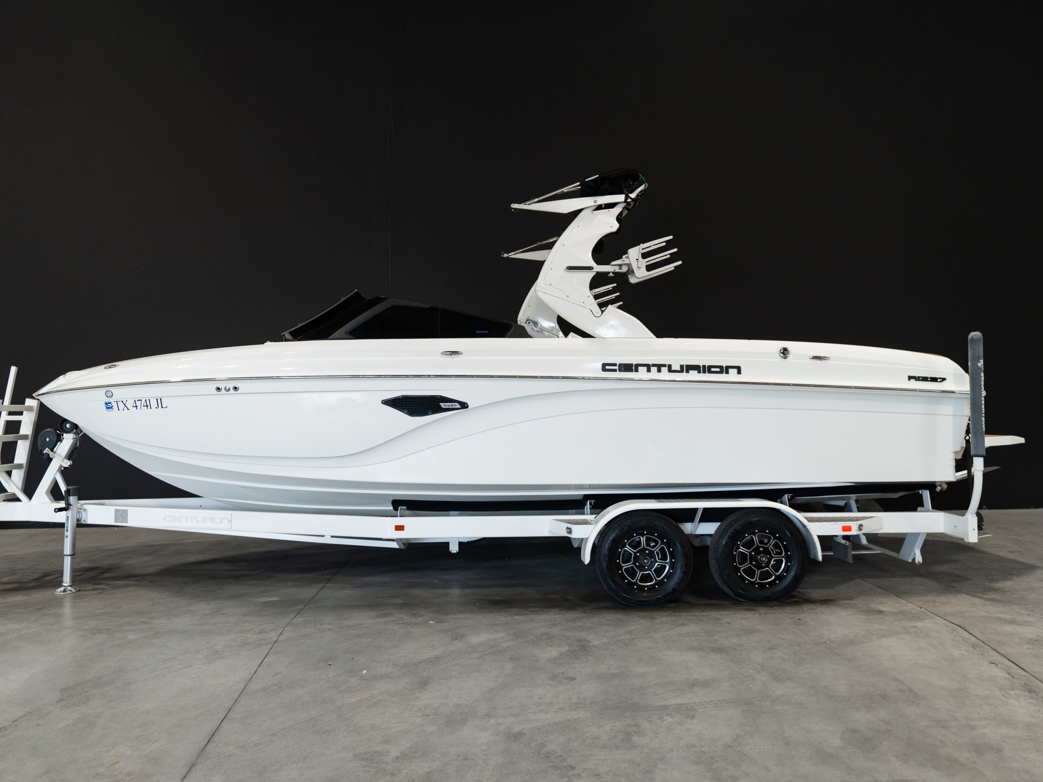 2021 Centurion Ri237 - White / White - BoardCo Boats