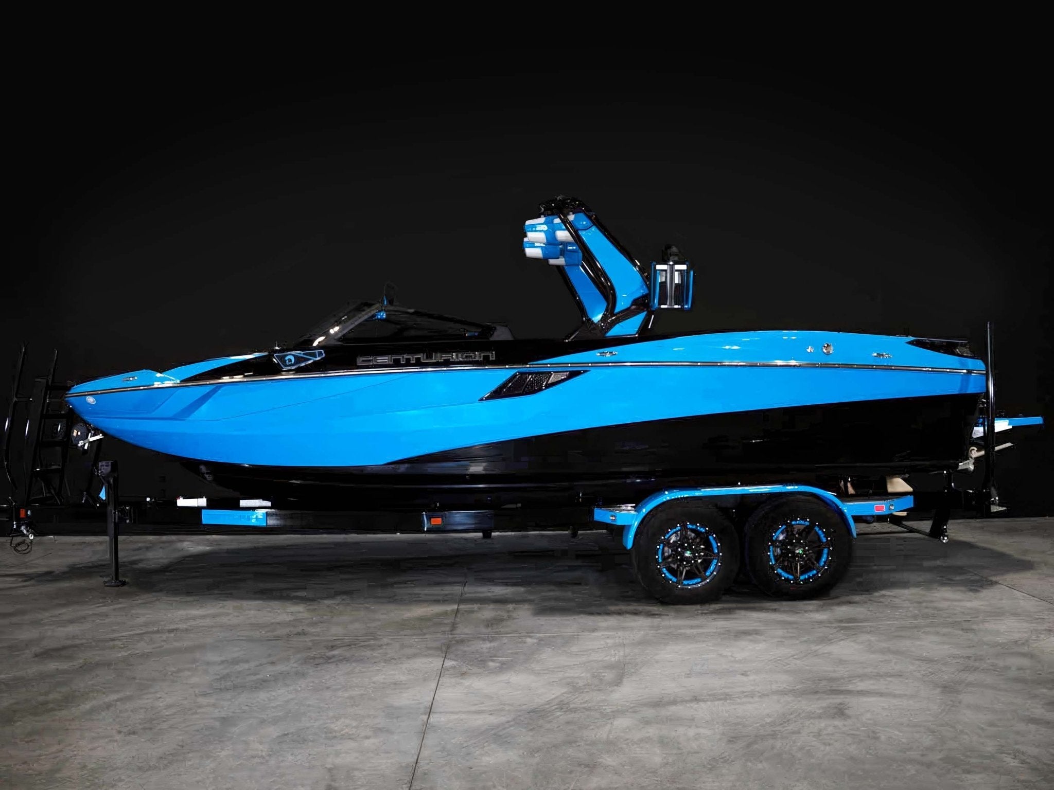 2023 Centurion Fi25 - Electric Blue/Black - BoardCo Boats