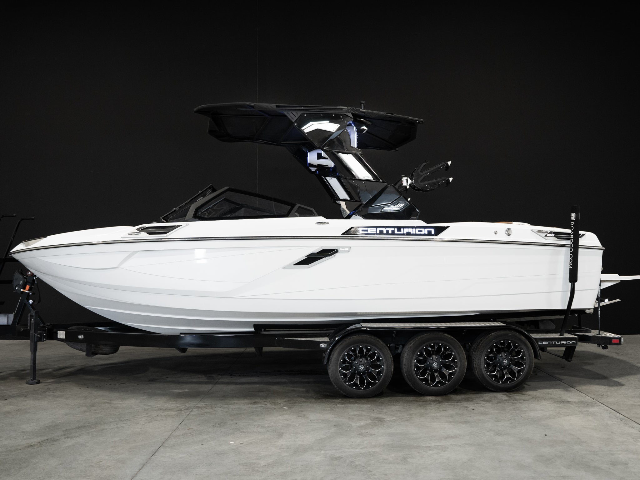 2024 Centurion Ri245 - White / Black - BoardCo Boats