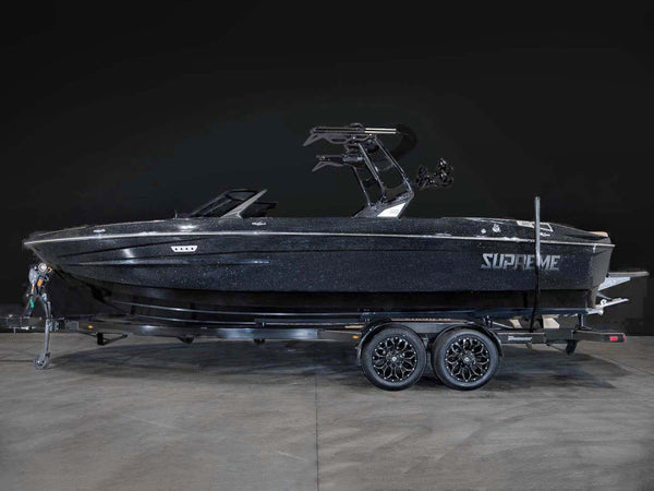 Supreme S240 2024 | Onyx Black / Black Flake – BoardCo Boats