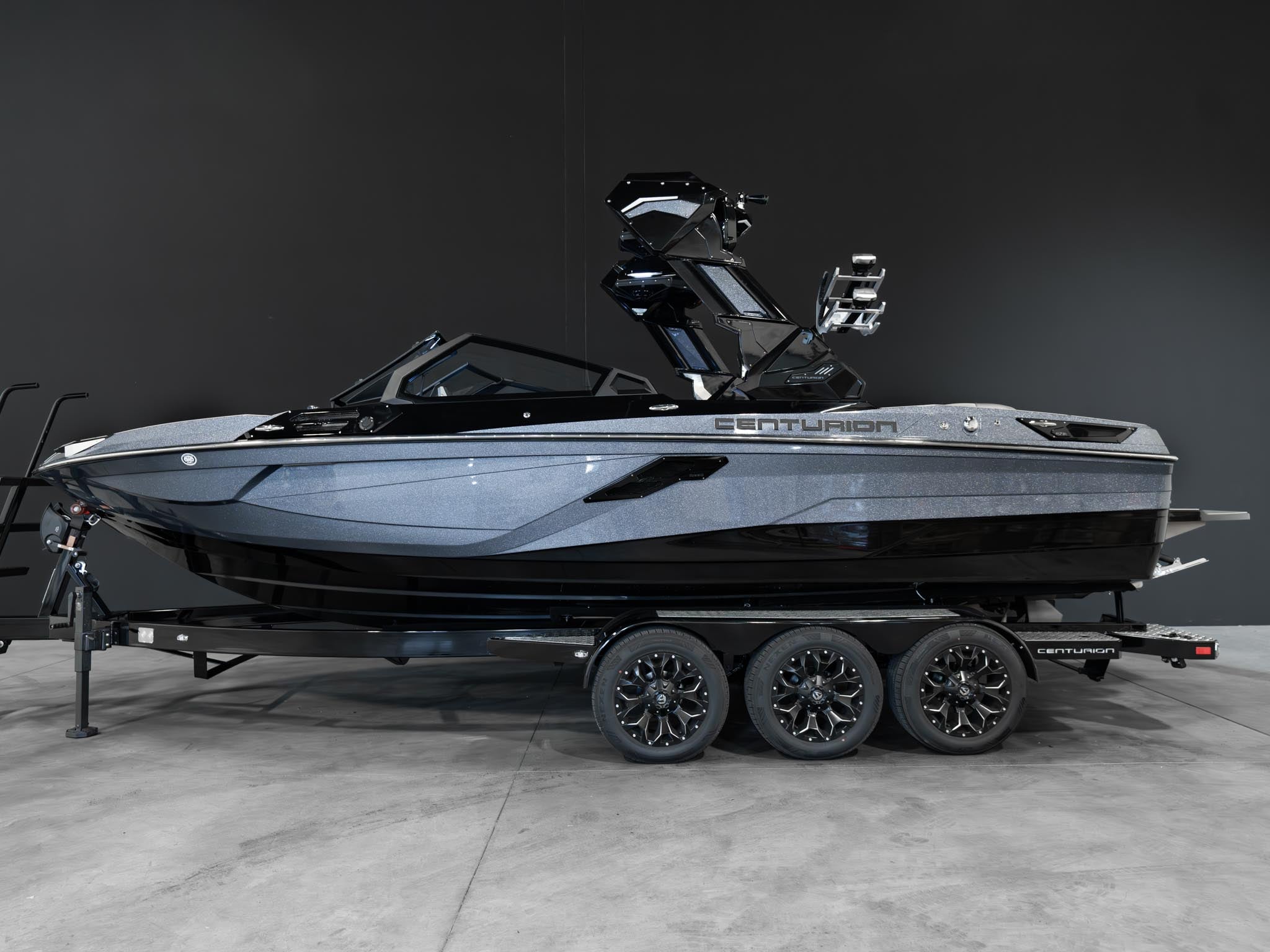 2025 Centurion Ri230 - Black Flake and Gunmetal Flake - BoardCo Boats