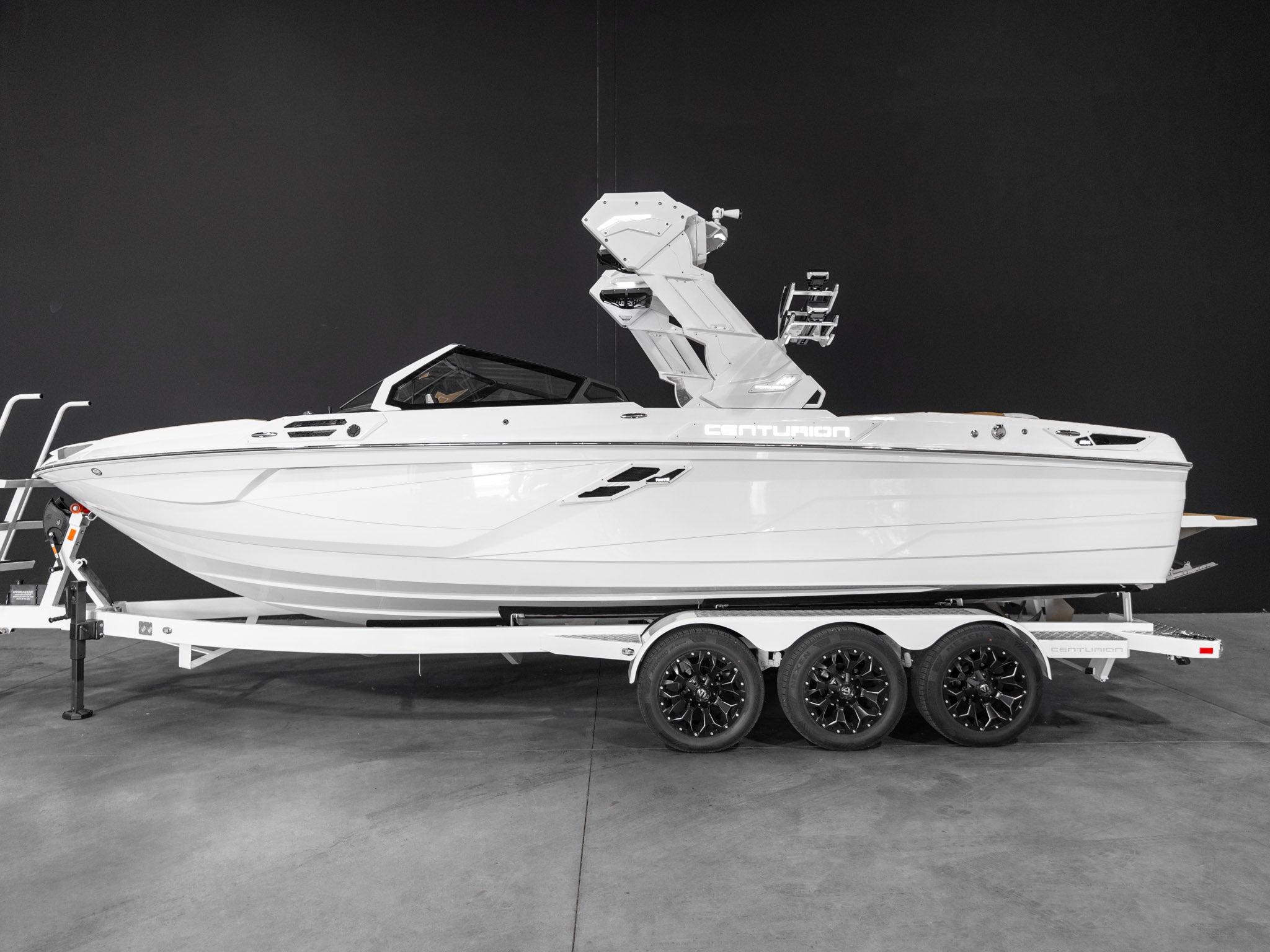 2025 Centurion Ri245 - White Frost - BoardCo Boats