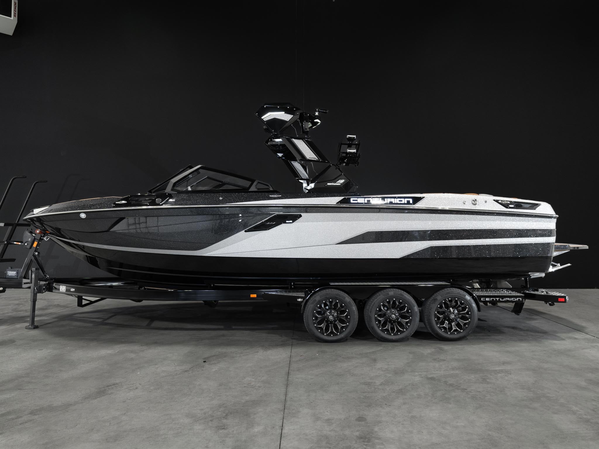 2025 Centurion Ri265 - Onyx Black Flake / Silver Flake / Onyx Black - BoardCo Boats