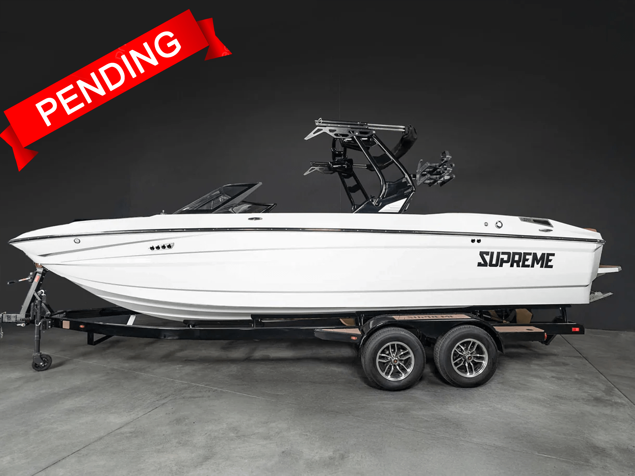 2025 Supreme S240 - White Frost / Castano Brown Interior - BoardCo Boats