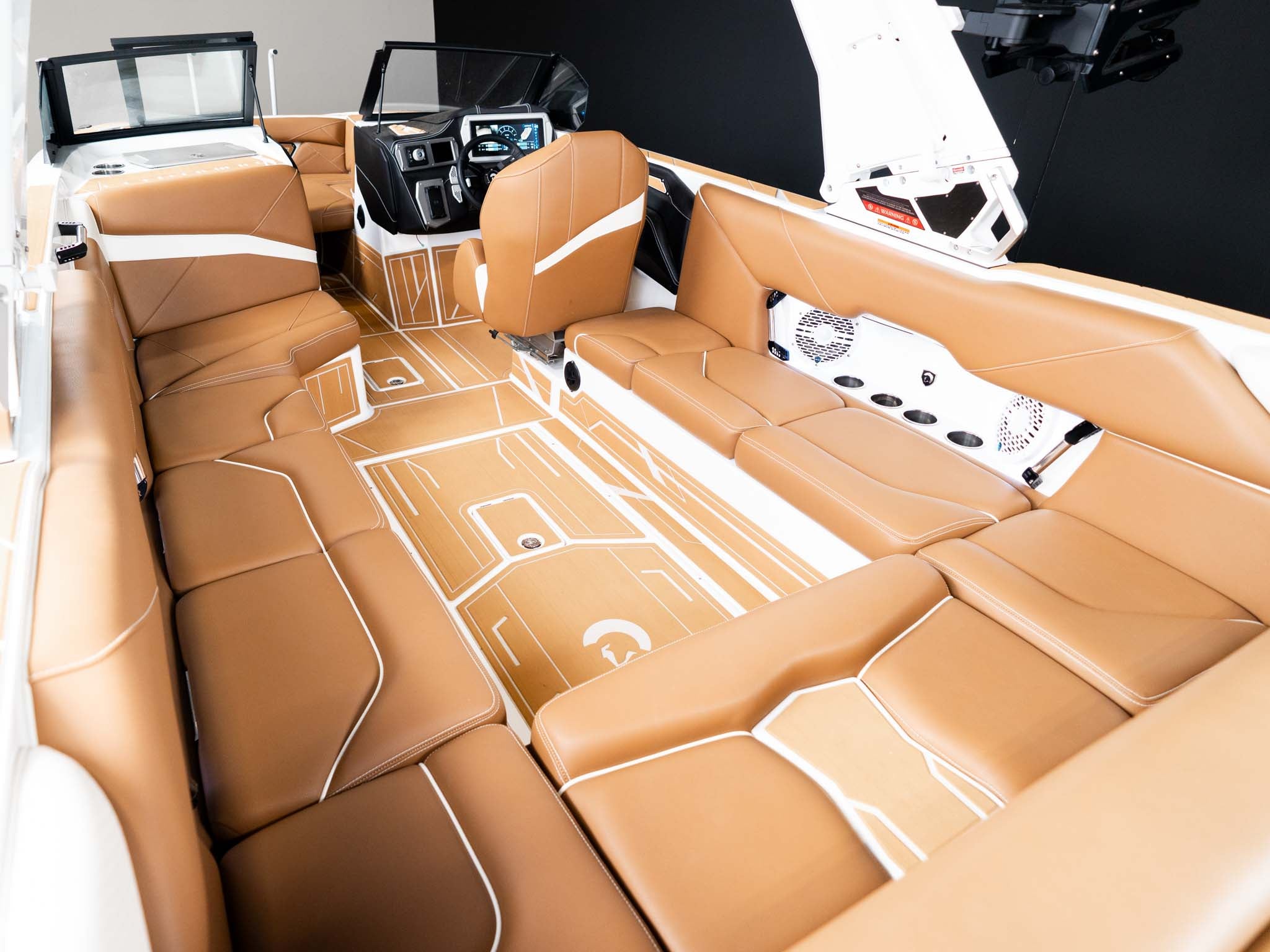 2026 Centurion NV243 - Frost White / Castano - BoardCo Boats