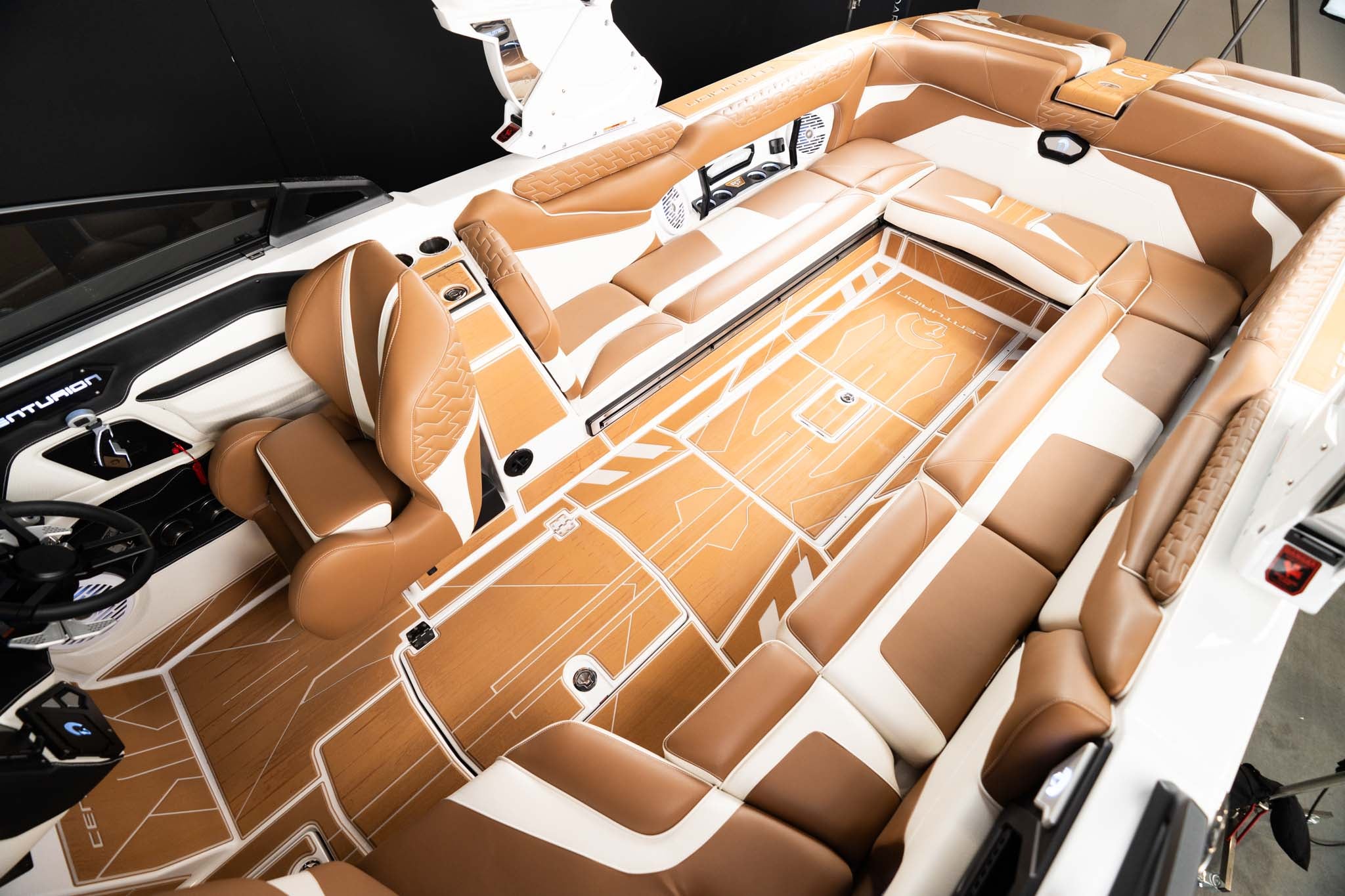 2026 Centurion Ri265 - White / Castano - BoardCo Boats