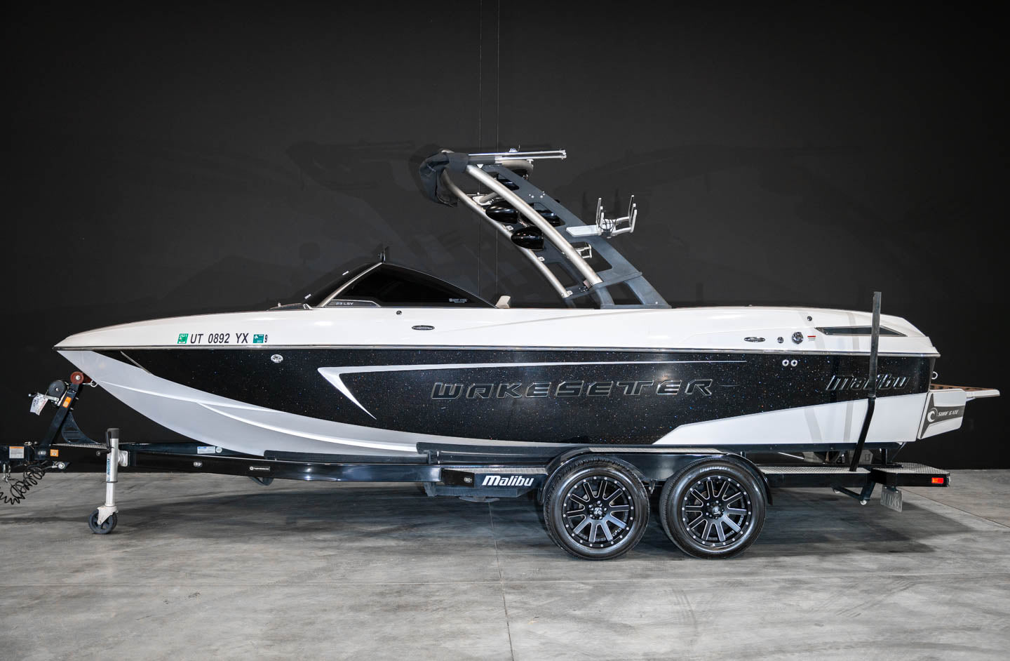 2016 Malibu 23 LSV - BoardCo Boats