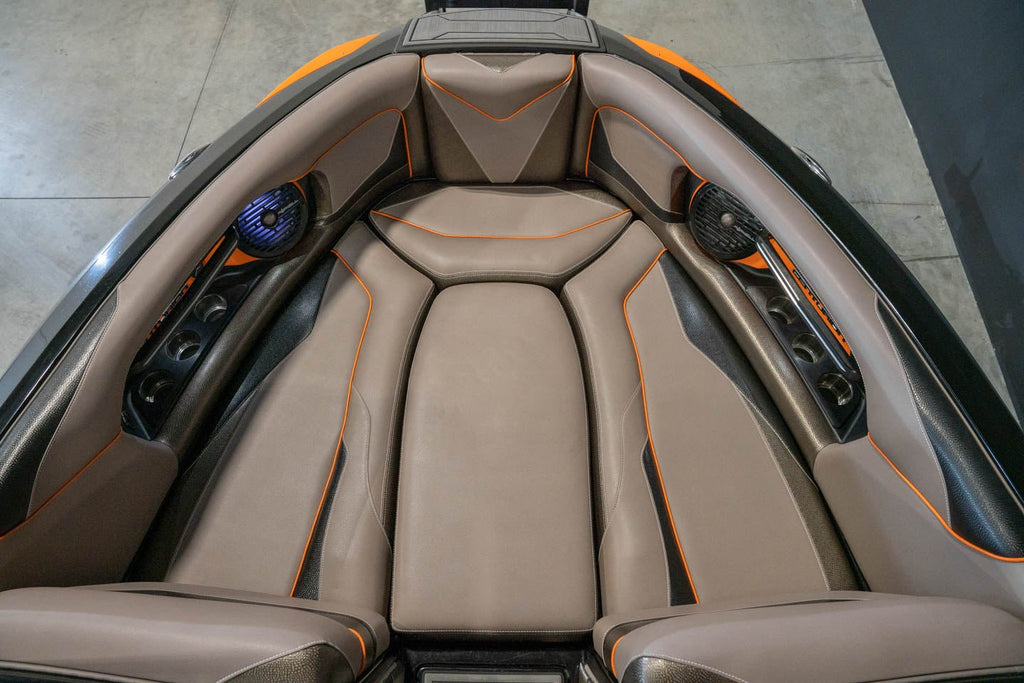 2017 Centurion Ri237 Black Flake / Orange - BoardCo Boats