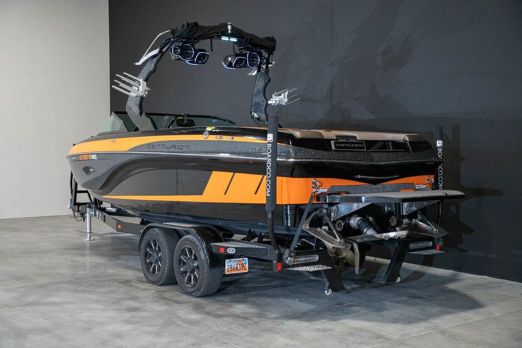 2017 Centurion Ri237 Black Flake / Orange - BoardCo Boats
