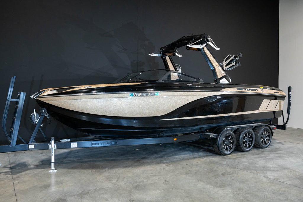 2019 Centurion Ri257 Champagne Flake / Black - BoardCo Boats