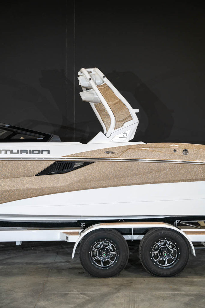 2023 Centurion Fi23 Champagne Flake / White - BoardCo Boats