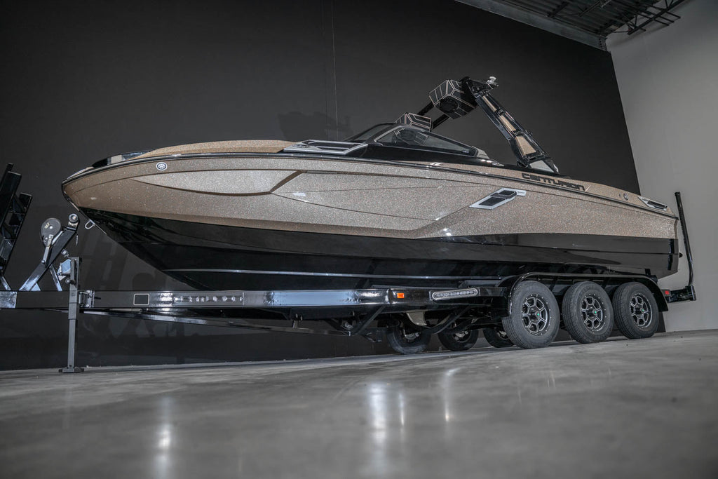 2023 Centurion Ri245 Champagne Flake / Black - BoardCo Boats