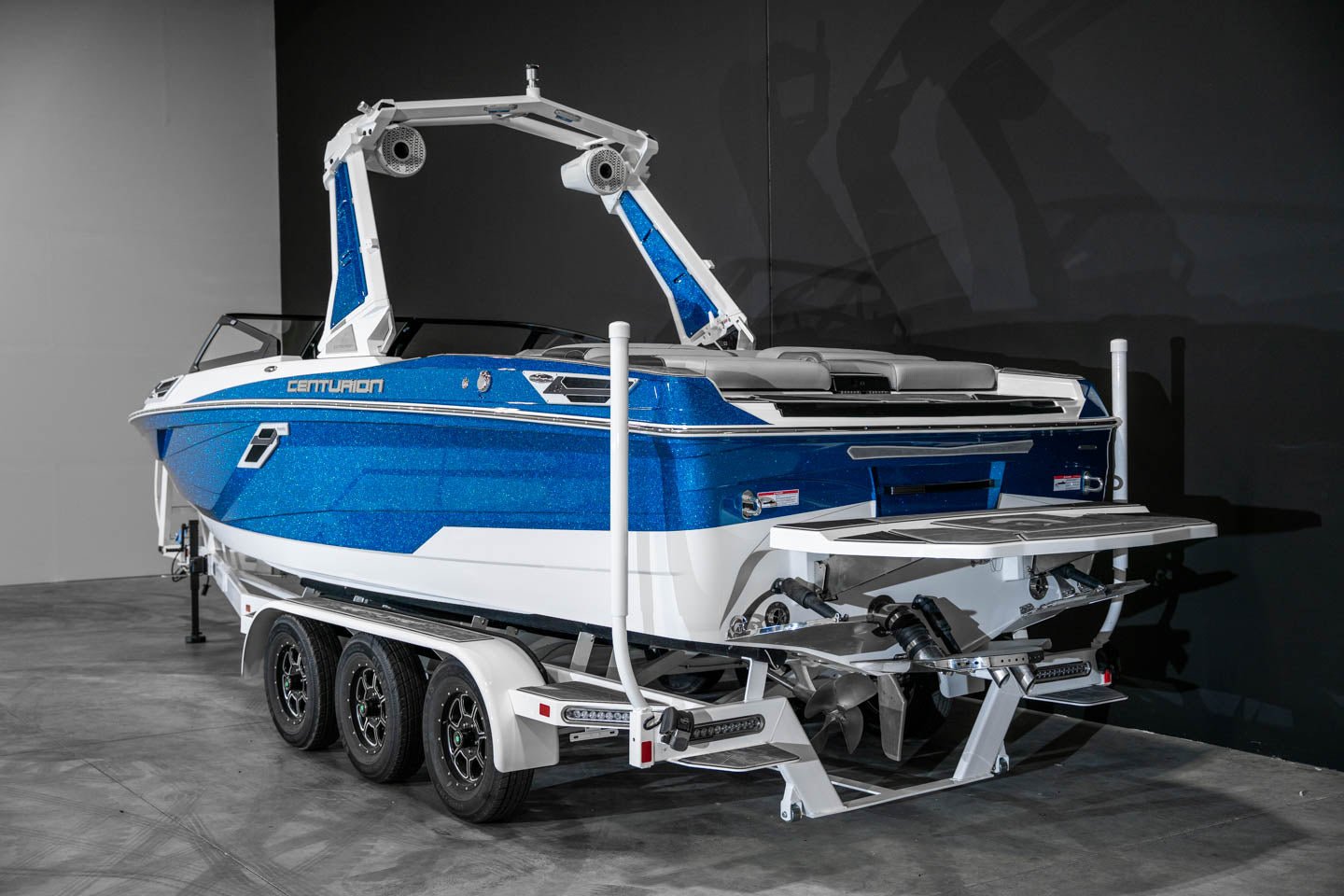 2023 Centurion Ri245 Marina Blue Flake / White - BoardCo Boats