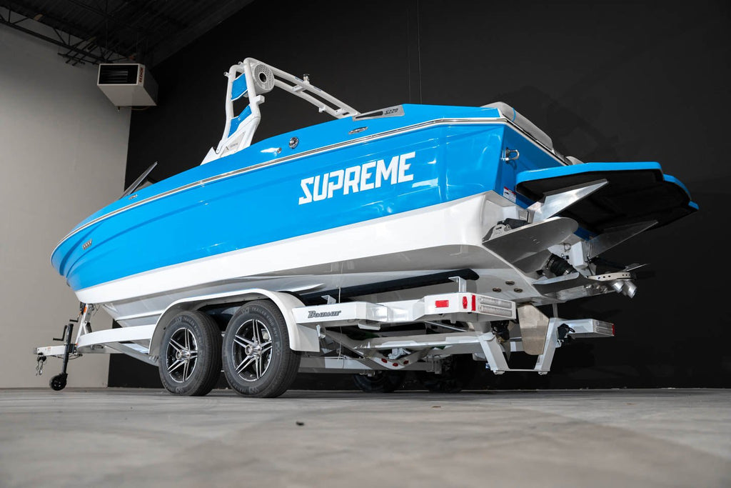 2023 Supreme S220 Electric Blue / White - BoardCo Boats