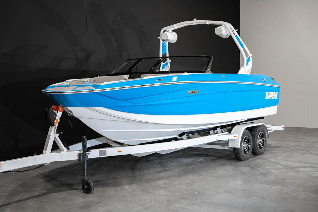 2023 Supreme S220 Electric Blue / White - BoardCo Boats