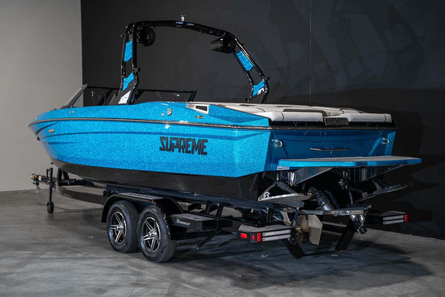 2023 Supreme S240 Bahama Blue Flake / Black - BoardCo Boats