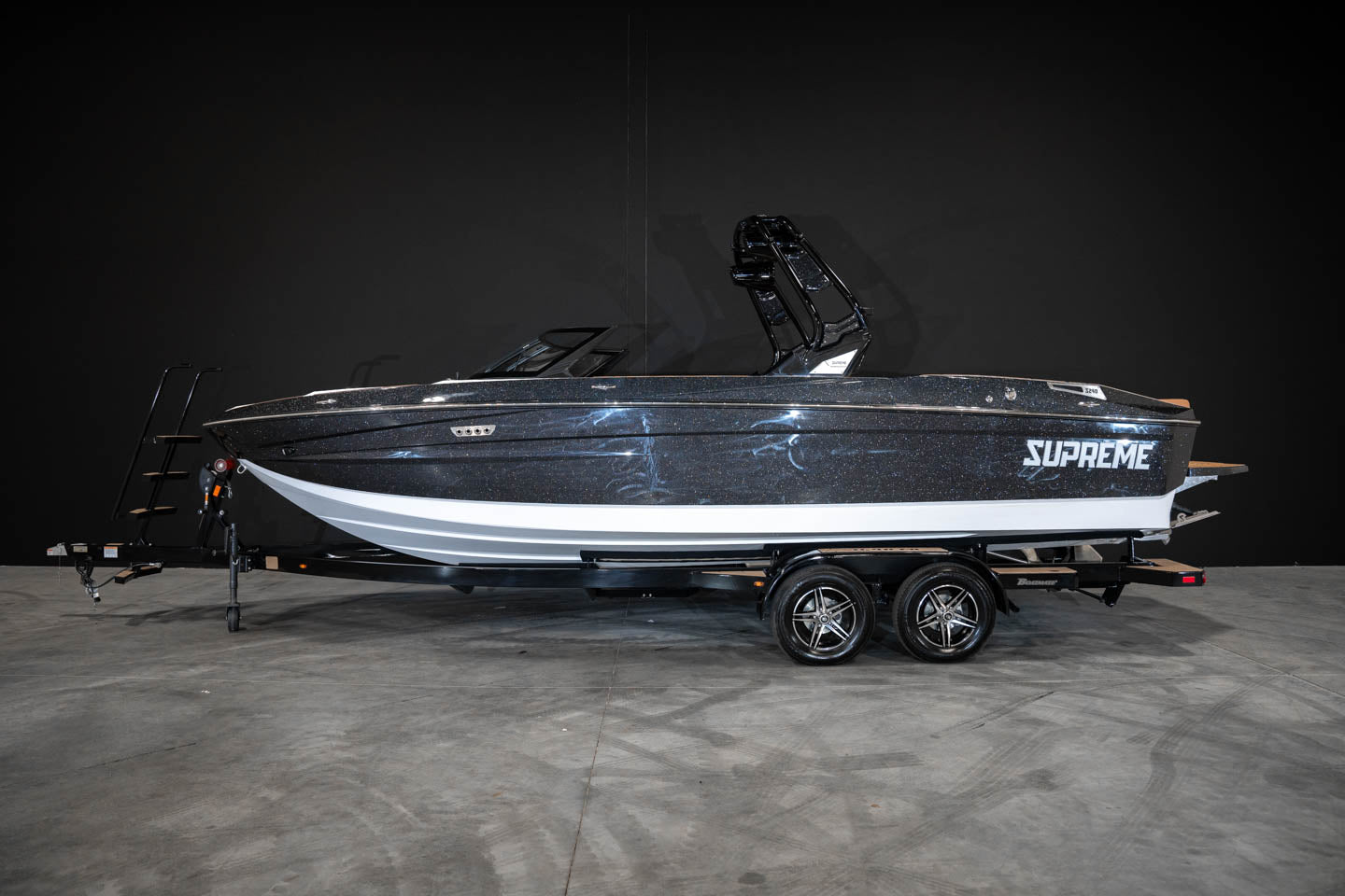 2023 Supreme S240 Black Flake / White - BoardCo Boats