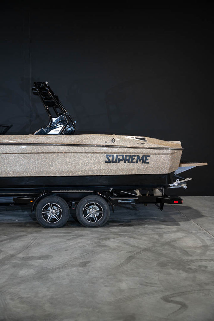 2023 Supreme S240 Champagne Flake / Black - BoardCo Boats